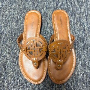 Pierre Dumas flip flops